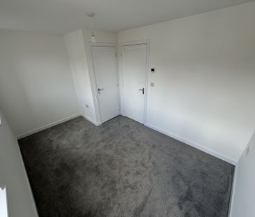 Blumenthal Close, Corby, Weldon - Photo 2