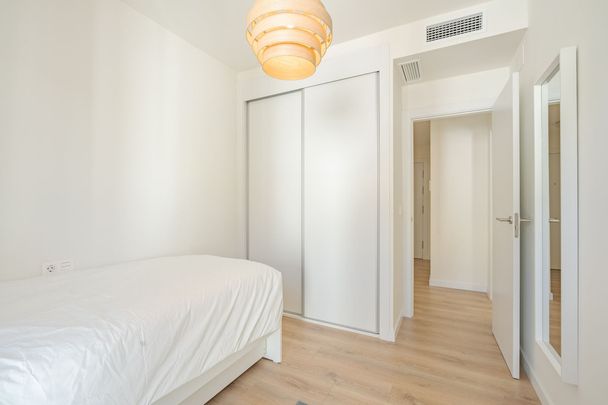 Middle Floor Apartment in Estepona - Photo 1