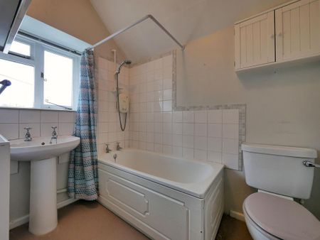 2 bedroom terraced house to rent - Photo 5