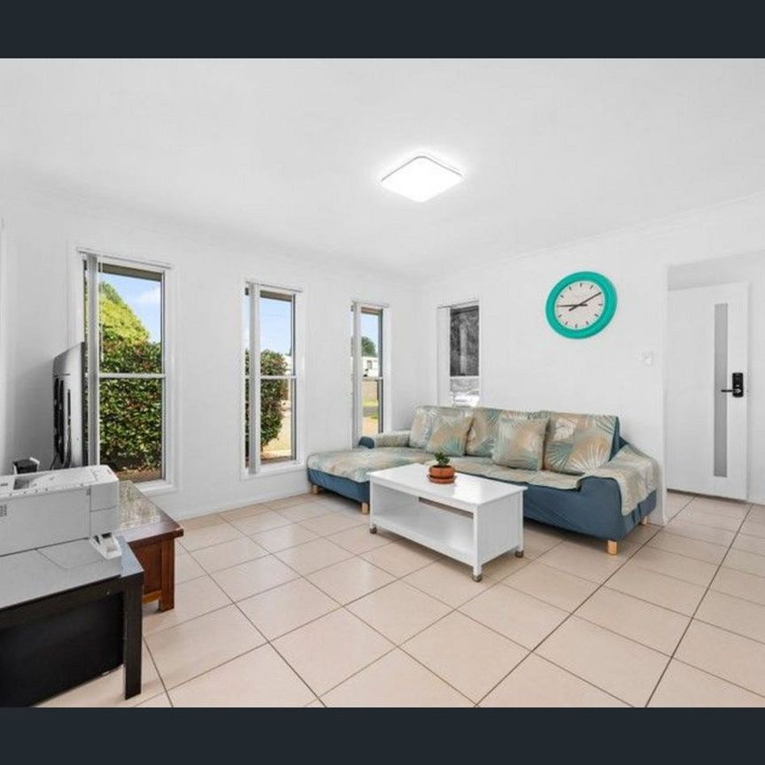 Stunning Two-Bedroom Unit in Prime Location! - Photo 1