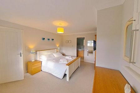 2 bedroom semi-detached house to rent - Photo 5