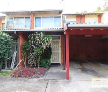 Two-Bedroom Townhouse with Air Conditioning in Canley Vale - Photo 2