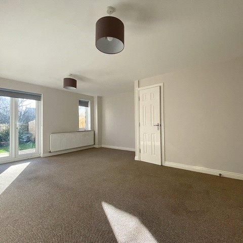 4 bedroom semi-detached house to rent - Photo 1