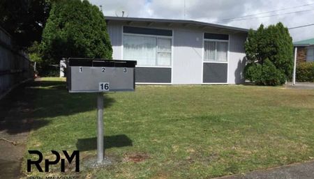 Charming 2BR Flat in Bell Block - Photo 2