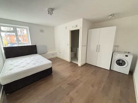 Studio to rent - Photo 1