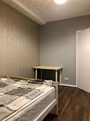 3 bedroom apartment to rent - Photo 2