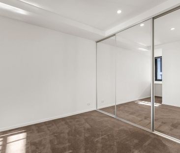 ONE BEDROOM APARTMENT IN GREAT LOCATION - Photo 3