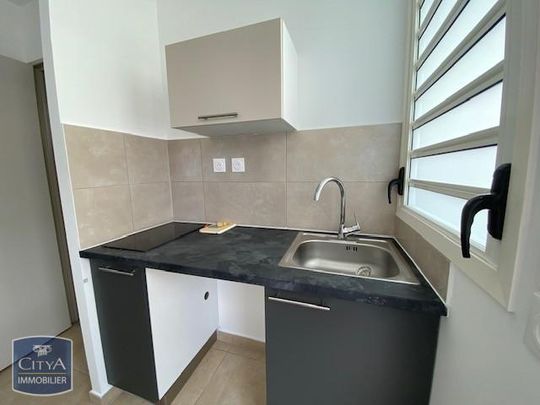 Location Appartement 1 pièce 22m² LE TAMPON 97430 - Photo 1