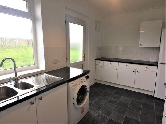 2 bedroom bungalow to rent - Photo 1