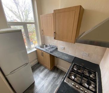 3 bedroom private hall to rent - Photo 6