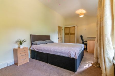 The Cottage, 1 Rawcliffe Lane - Photo 3