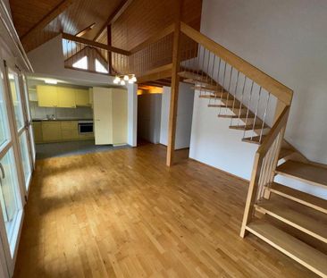 Moderne 4.5-Zimmer Dach-Maisonette-Wohnung in idyllischer Lage - Foto 1