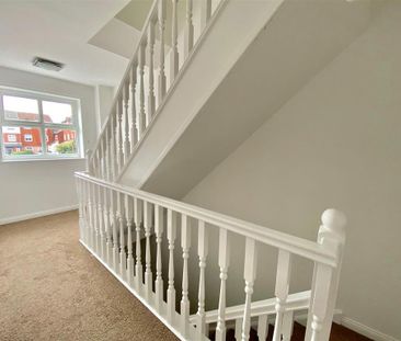 3 bedroom townhouse to rent - Photo 2