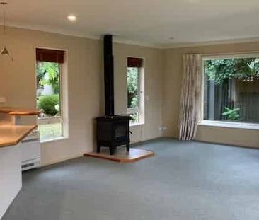 Lovely family home in Lincoln - Photo 1