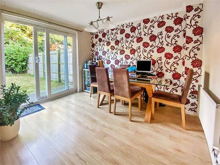 4 bedroom detached house to rent - Photo 3