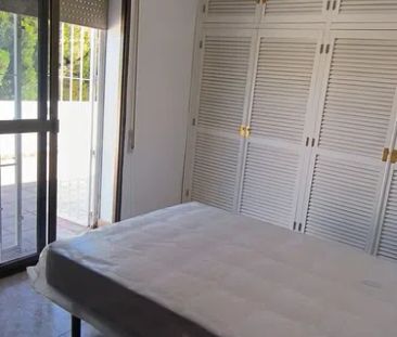 Alquiler de piso en Calle Benahavís - Photo 2