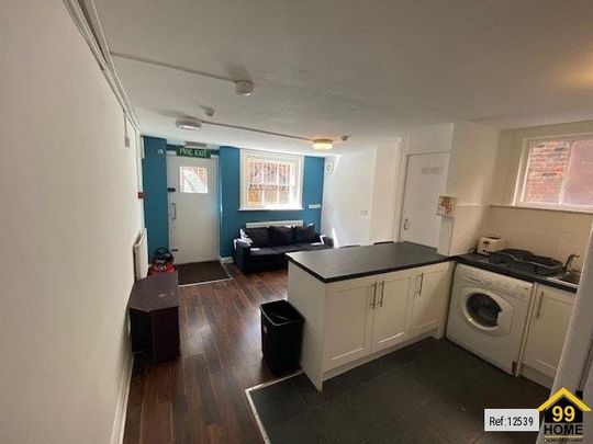 3 bed Apartment in Seel Street , Liverpool, L1 4BE - Photo 1