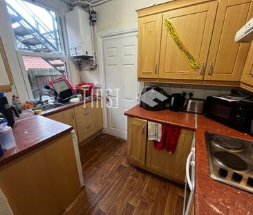6 bedroom terraced house to rent - Photo 2