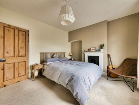 3 bedroom terraced house to rent - Photo 3