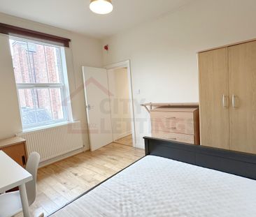 2 Bedroom Flat - Photo 4