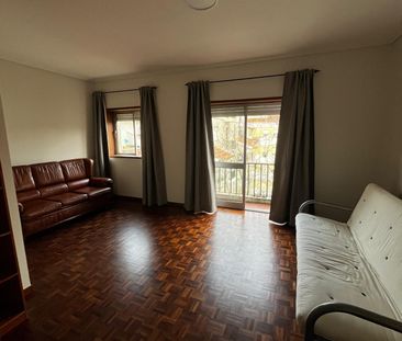 Apartamento T1 Renovado, com excelente exposição solar! - Photo 4