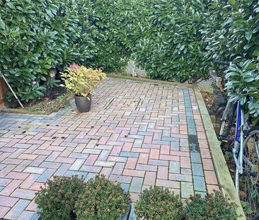 Chestnut Walk, Byfleet, Surrey, KT14 - Photo 5