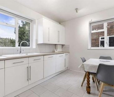 Chestnut Road, Raynes, SW20 - Photo 1