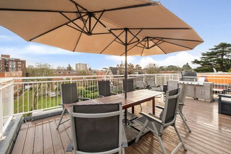 Thameside, Teddington, Middlesex, TW11 - Photo 4