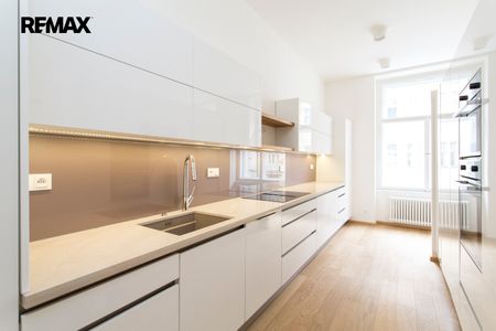 Pronájem bytu 4+kk v osobním vlastnictví 164 m², Praha 2 - Nové Město - Fotografie 2