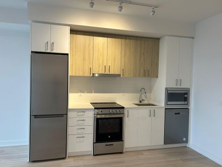 For Lease - 30 Upper Mall Way Unit# 1611, Vaughan, Ontario - Photo 5