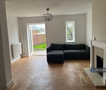 3 bedroom semi-detached house to rent - Photo 2