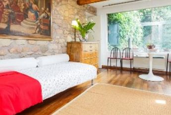 Center-Popolo: Modern, renovated 1 Bedroom, bath, kitchen. Parquet floors, bright, silent, located in beautiful villa near center, park, transport. Ref 847