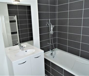 Location Appartement 4 pièces 90m² BEAUZELLE 31700 - Photo 3