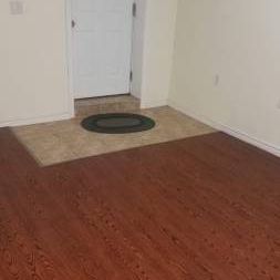 2 Bedrooms 1.5 Bath Basement - Photo 2