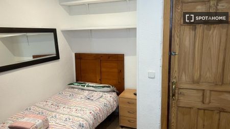 madrid, Community of Madrid 28015 - Photo 2