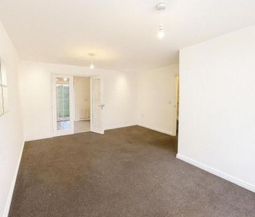 4 bedroom detached house to rent - Photo 2