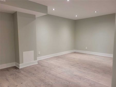For Lease - 920 Stonehaven Avenue, Newmarket, Ontario - Photo 3