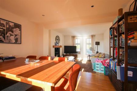 3 bedroom semi-detached house to rent - Photo 2