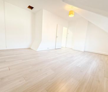 2 Bedroom Flat To Let - HP11 - Photo 4