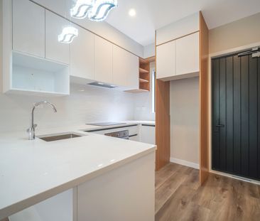 Townhouse, great location - Photo 4