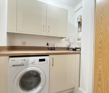 2 bedroom retirement property to rent - Photo 3