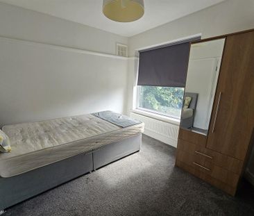 5 bedroom detached house to rent - Photo 3