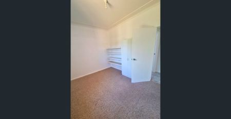 3 Bedroom Home in Cul-de-Sac! - Photo 3