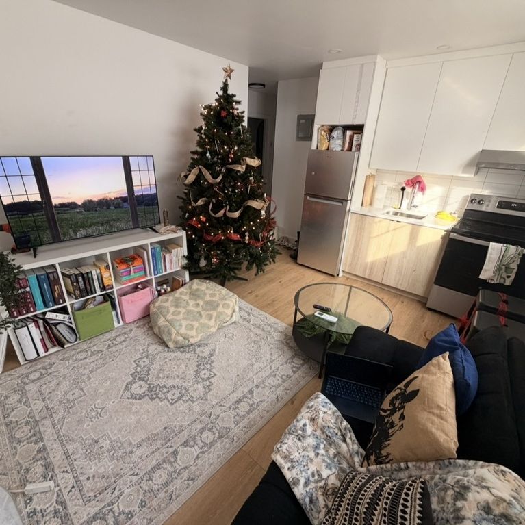 Magnifique 2 1/2 Rénové - Photo 1