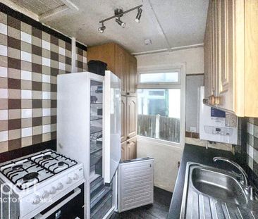 2 bedroom detached bungalow to rent - Photo 3