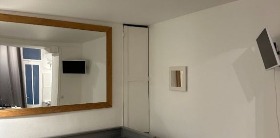 STUDIO A LOUER - PARIS 9EME ARRONDISSEMENT - 16.9 m - 832 € - Photo 2