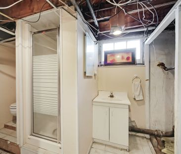 For Lease - 247 Jennings Crescent, Oakville, Ontario - Photo 3