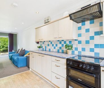 1 bedroom in a house share to rent - Photo 3
