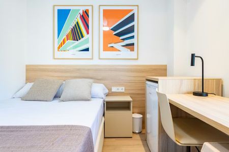 Carrer dels Sants Just i Pastor, Valencia, Valencian Community 46021 - Photo 3