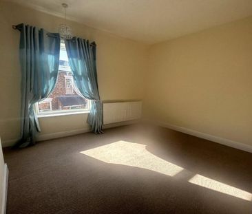 3 bedroom end of terrace house to rent - Photo 6